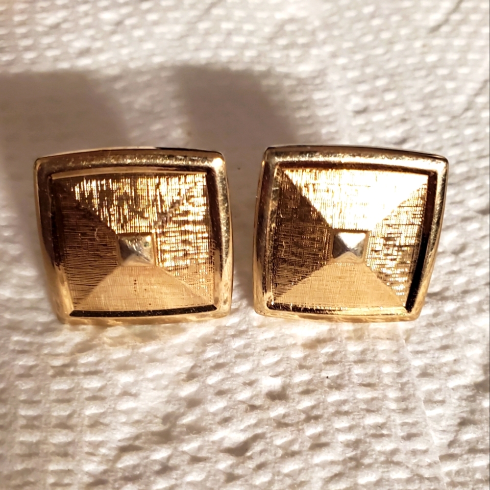 Vintage Gold Tone Hickok USA Cufflinks Large Squares